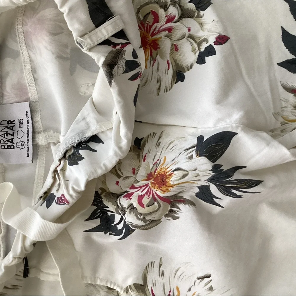 BRAND BAZAR FLORAL WHITE PANTS - Picture 8 of 10
